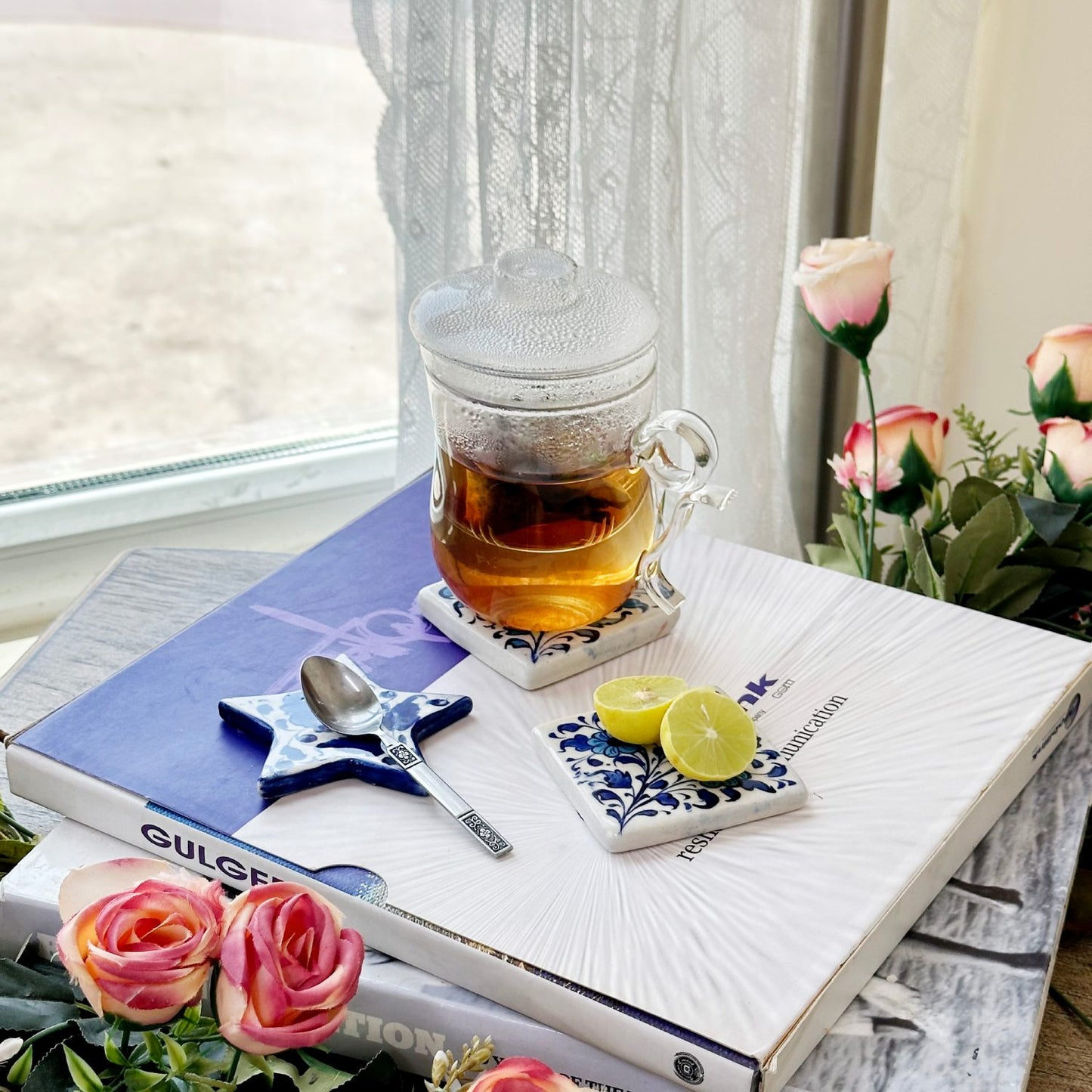 قواعد أكواب من الفخار الملتاني الأزرق