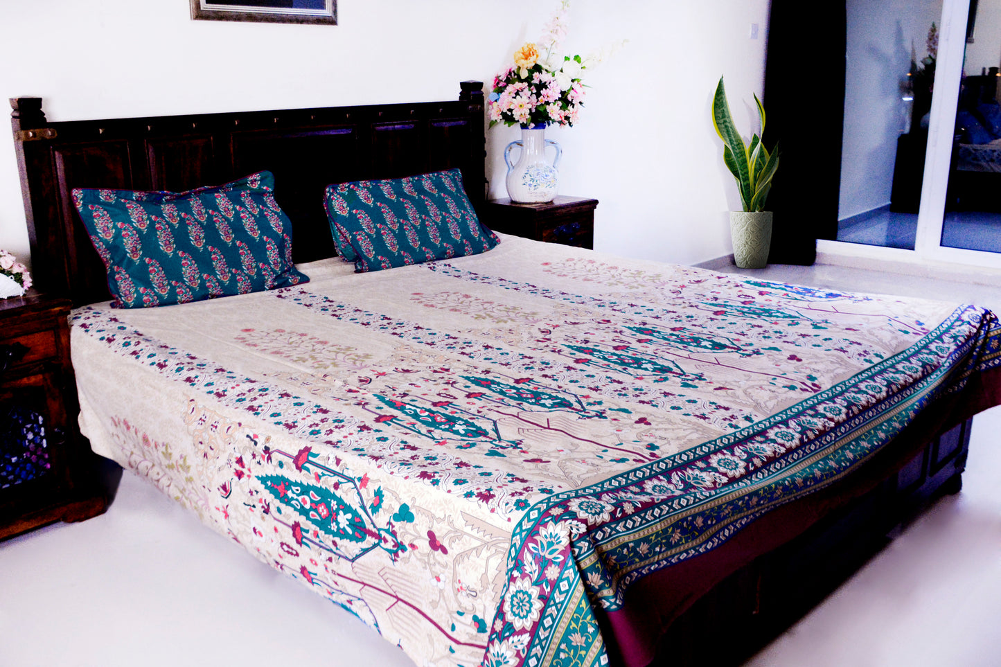 Mughal Motifs Bed Sheet With 2 Pillow Covers