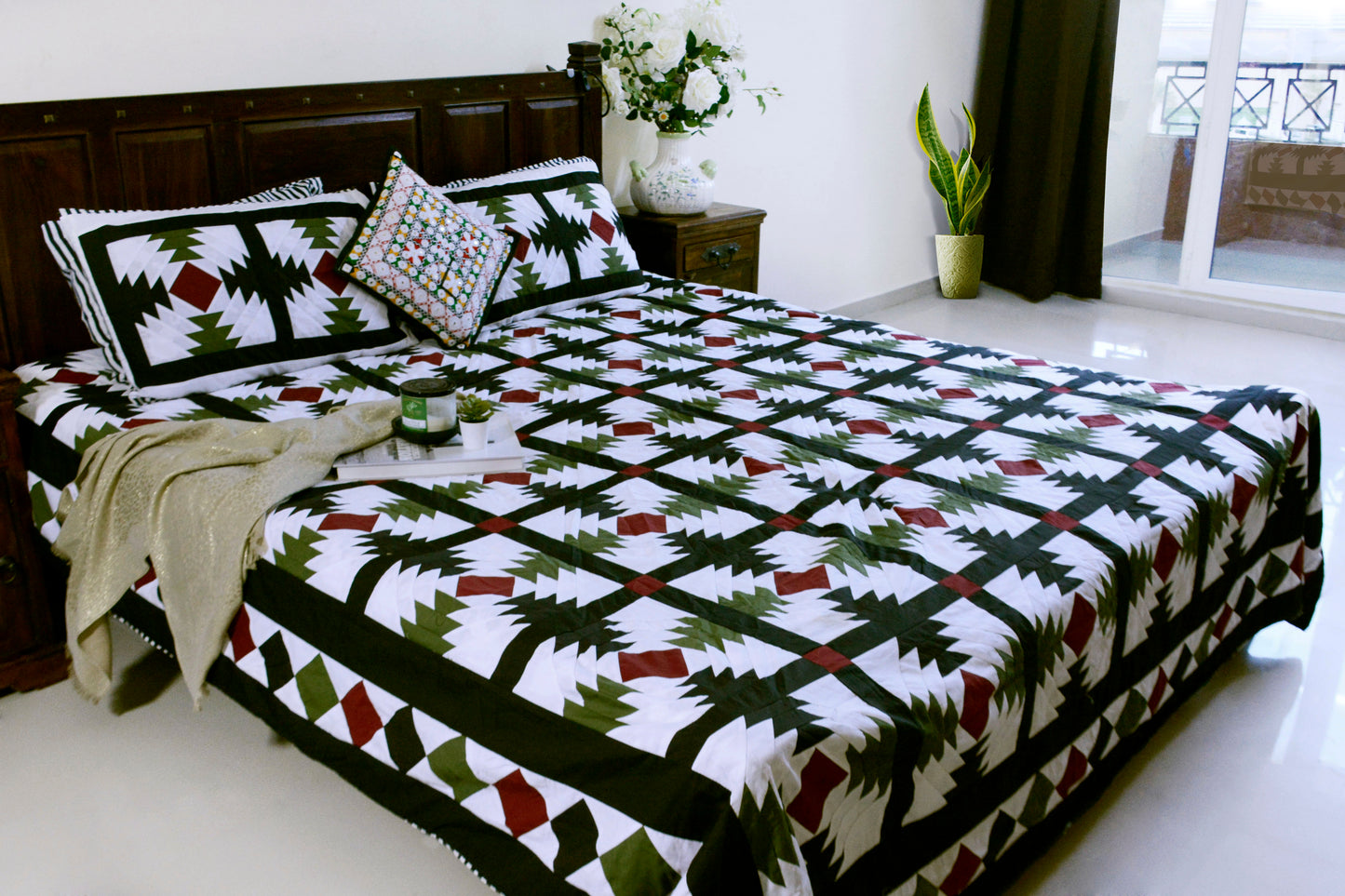 Winter Ralli Bed Sheet With 4 Pillow Covers