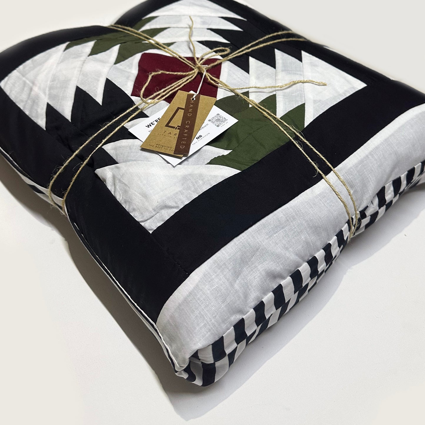 Winter Ralli Bed Sheet With 4 Pillow Covers