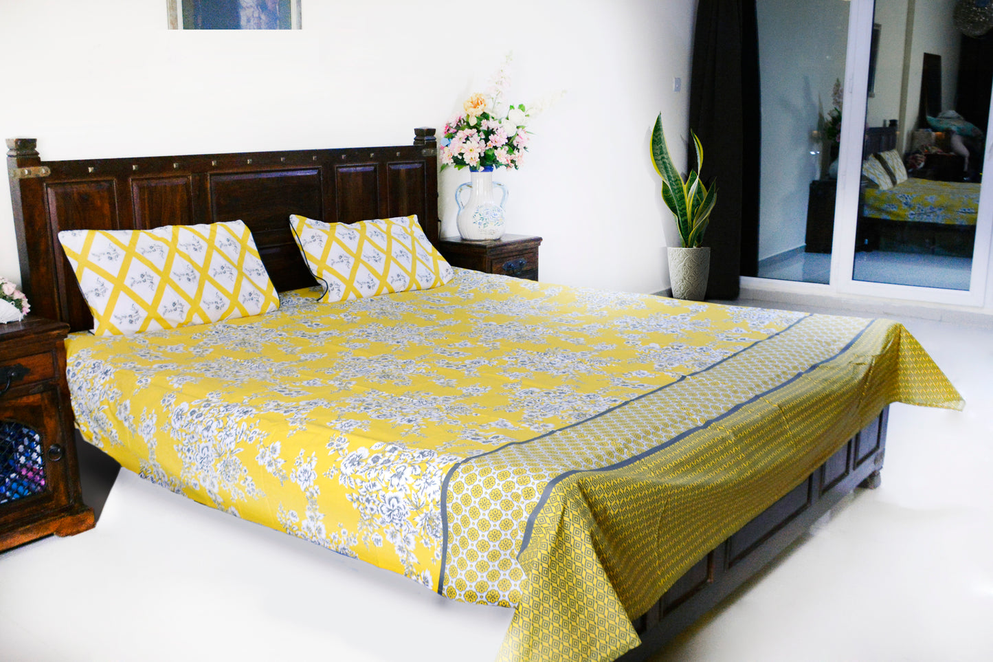 Summery Bed Sheet With 2 Pillow Covers
